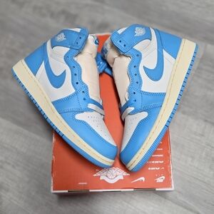 Jordan 1 UNC
